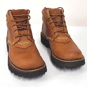Very gently worn awesome Ariat boots size 9.5B